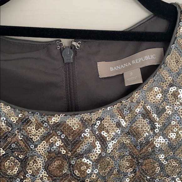 Silver/gold sequin BR shift dress - Picture 2 of 6